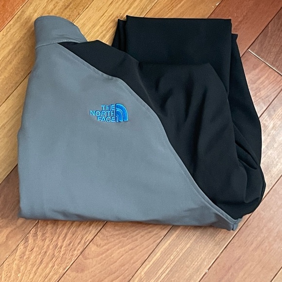 The North Face men’s Apex soft shell jacket - Picture 4 of 5